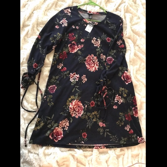 •RUE21• Beautiful Blue Floral Print Dress• NWT - Picture 1 of 4